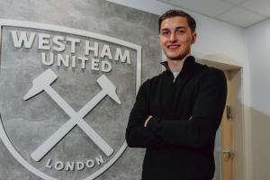 近两赛季被外租锻炼,西汉姆联官方:与21岁中场波茨续约至2029年