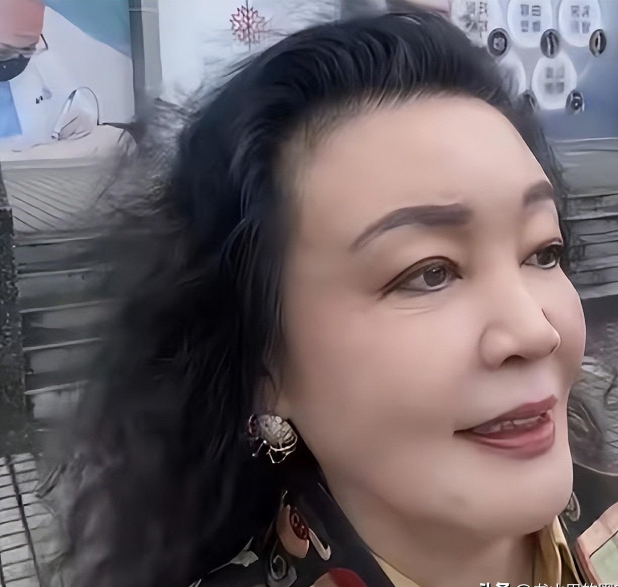 母子俩又杠上了!张兰生气离台不受儿子待见,吐槽汪大爷不管小菲